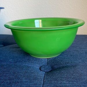 Vintage Pyrex Primary Color Green Clear Bottom Glass Mixing Nesting Bowl 322